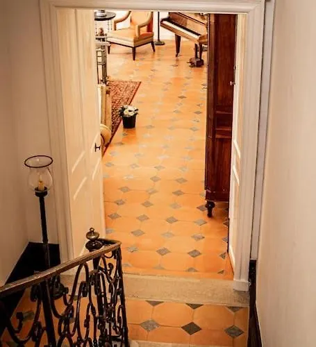 Chateau De Birot Вилла *